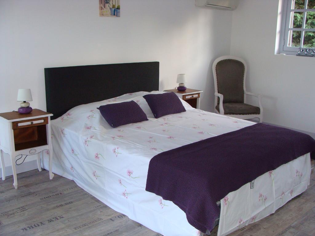 Le Vieux Castel Bed & Breakfast Goustranville Room photo