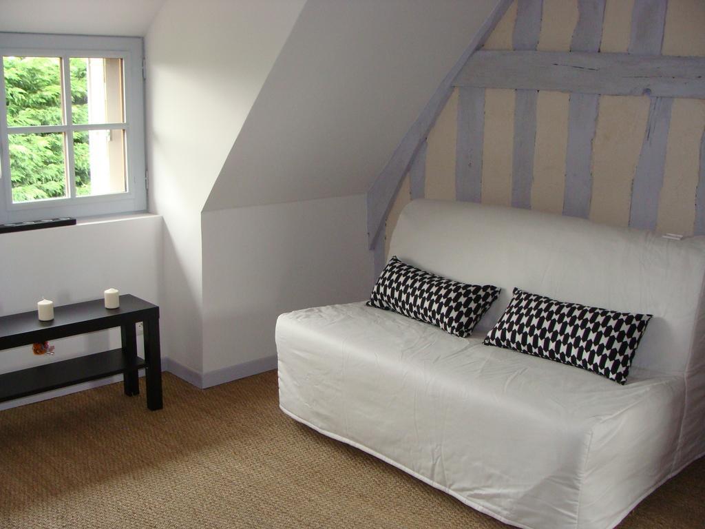 Le Vieux Castel Bed & Breakfast Goustranville Room photo