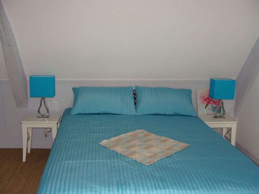 Le Vieux Castel Bed & Breakfast Goustranville Room photo