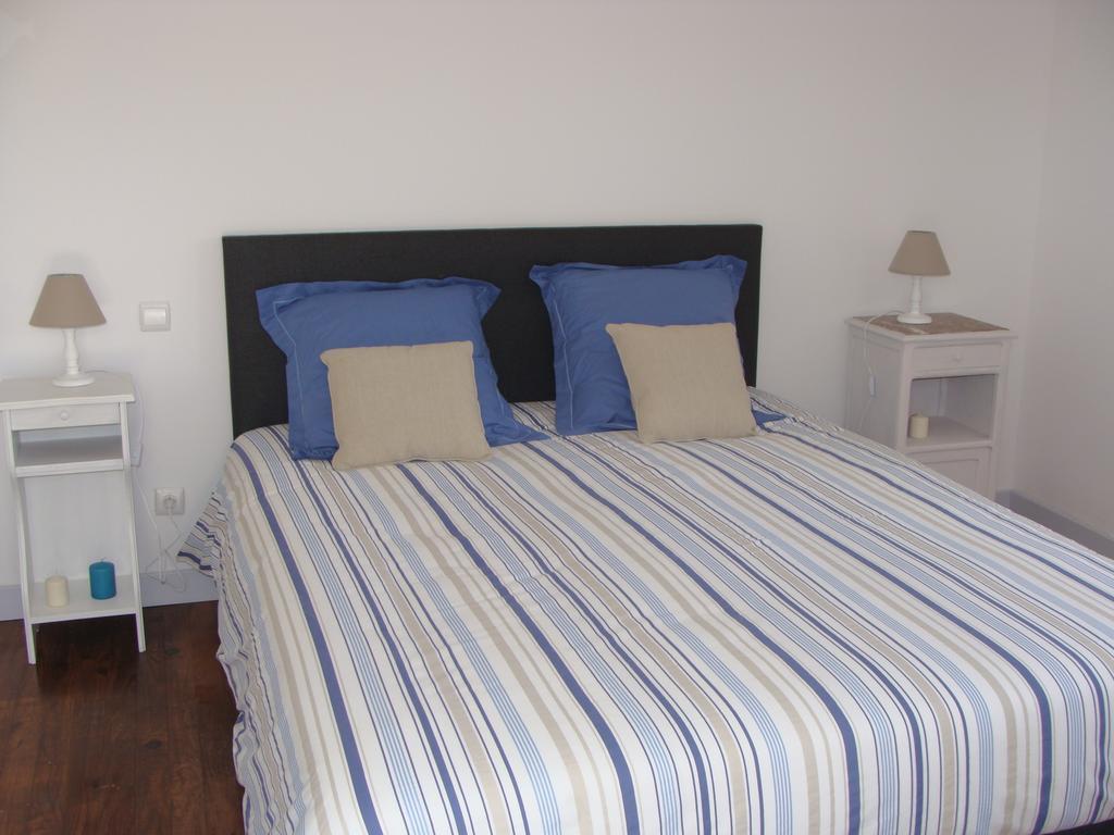 Le Vieux Castel Bed & Breakfast Goustranville Exterior photo